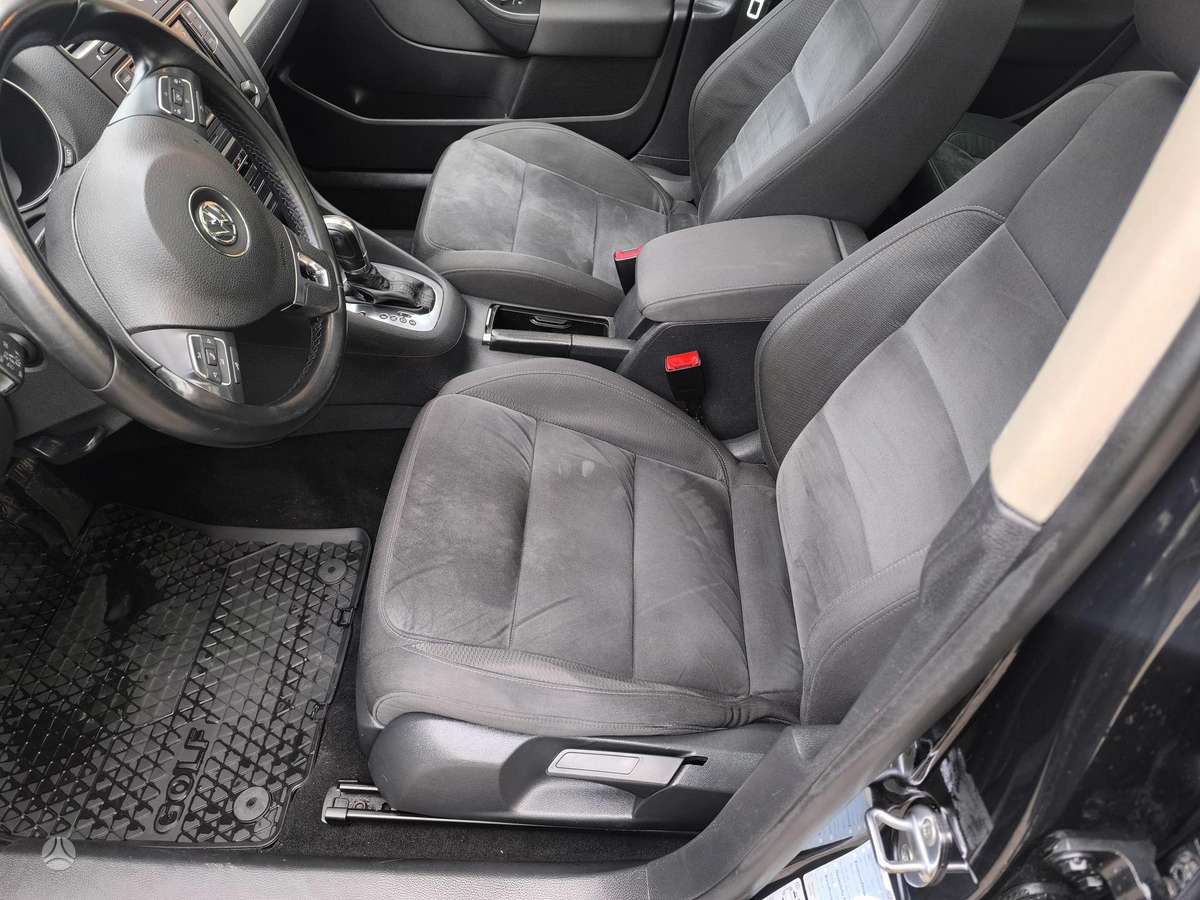 Volkswagen Golf 2012 — двигун 1968 cm³, 140 HP (103kW)
