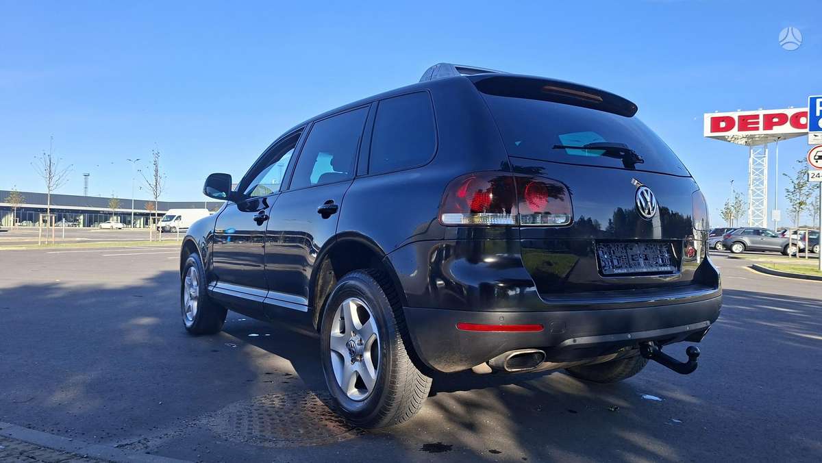 Volkswagen Touareg 2009 — photo 12