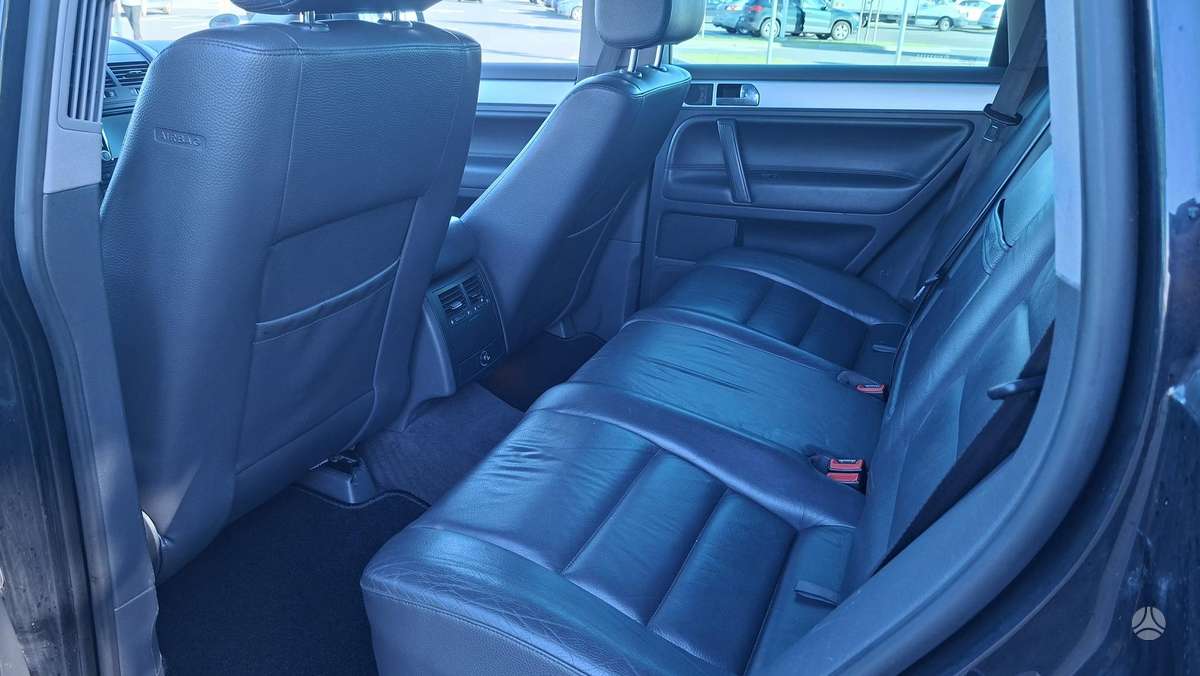 Volkswagen Touareg 2009 — photo 18