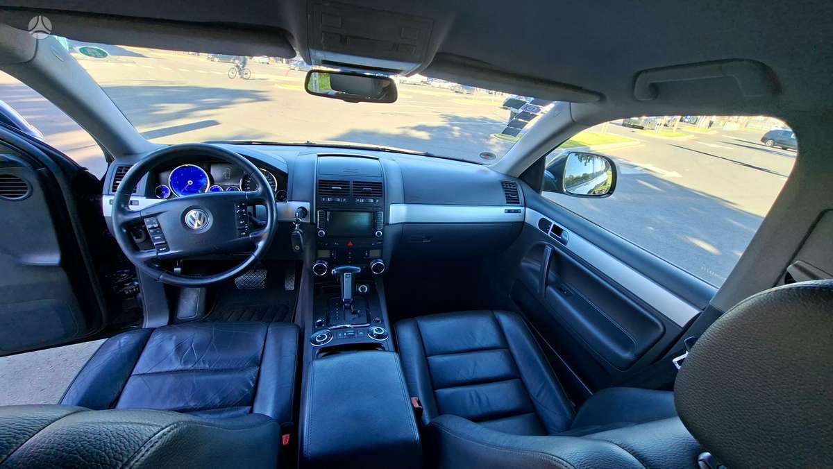 Volkswagen Touareg 2009 — photo 19