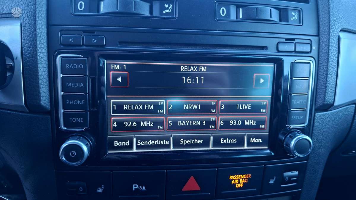 Volkswagen Touareg 2009 — photo 25