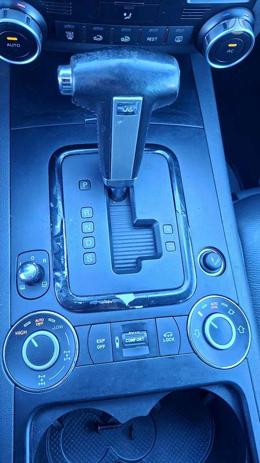 Volkswagen Touareg 2009 — photo 26