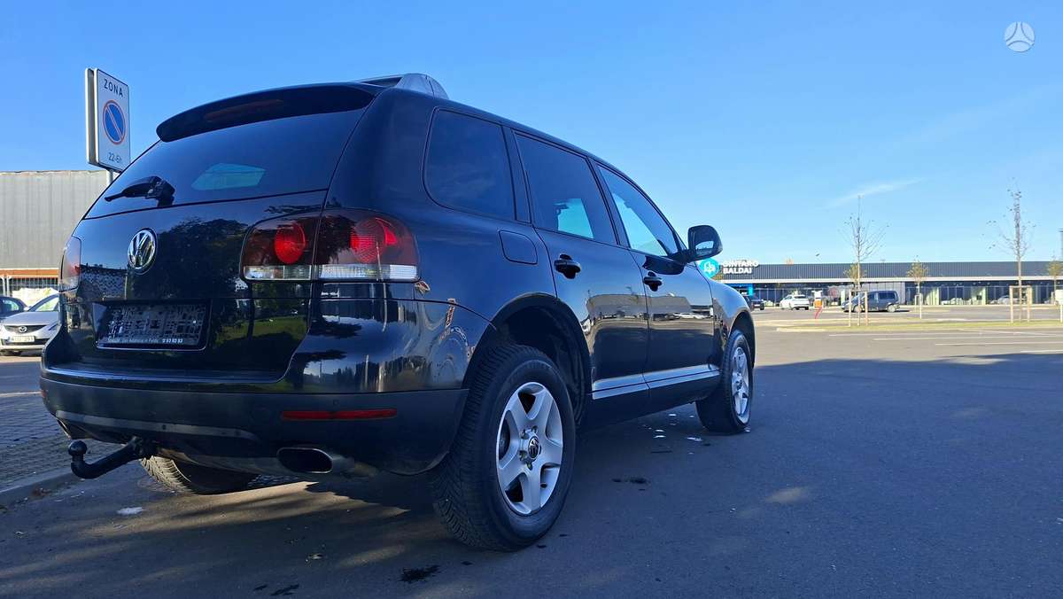 Volkswagen Touareg 2009 — photo 8