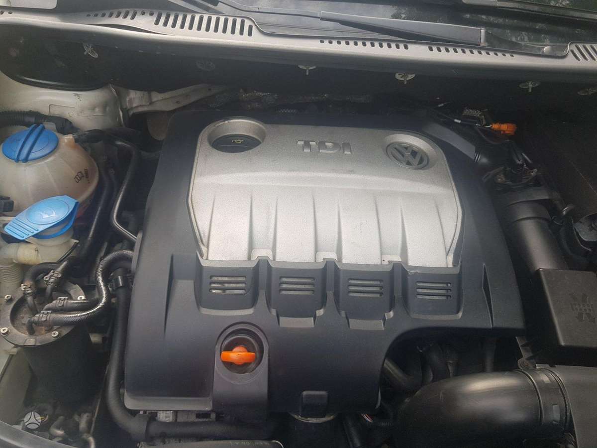 Volkswagen Touran 2008 — photo 17