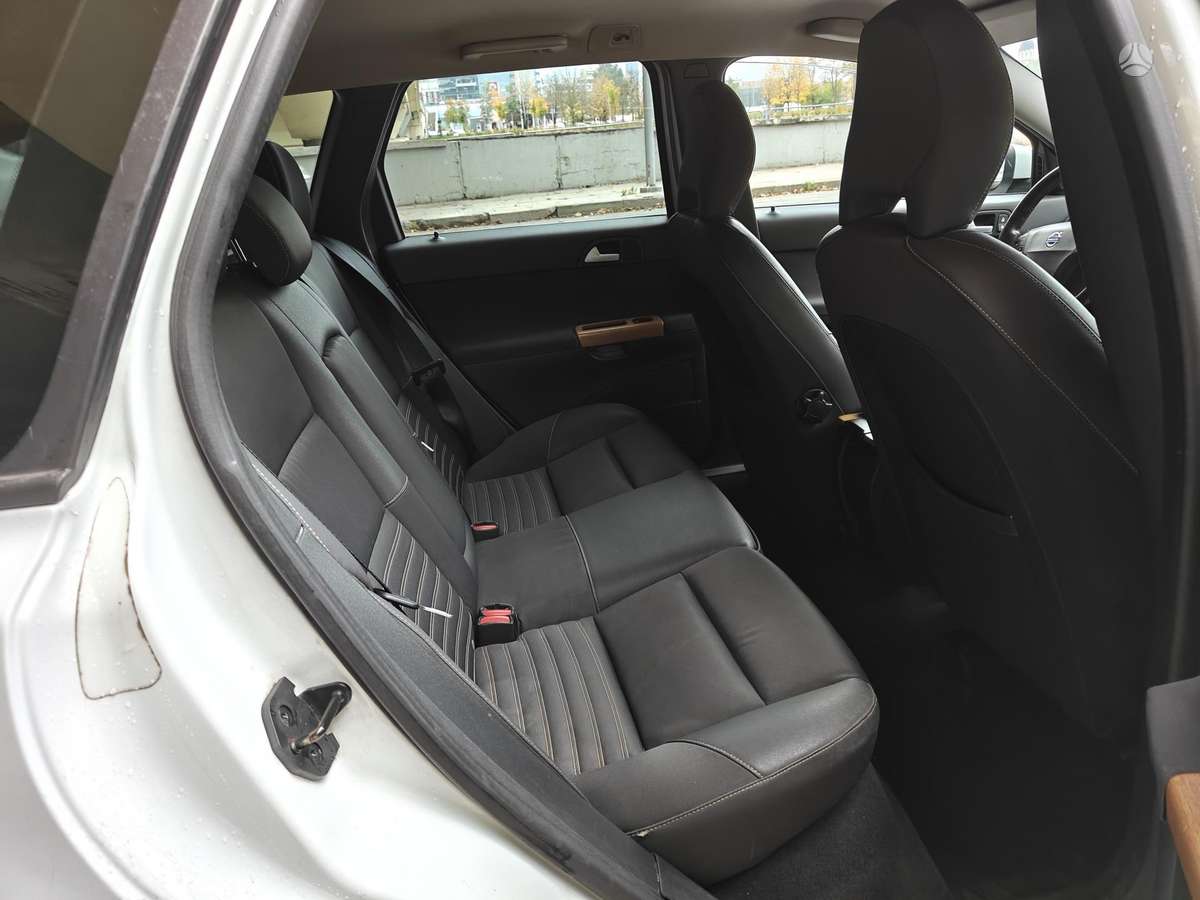 Volvo V50 2007 — photo 13
