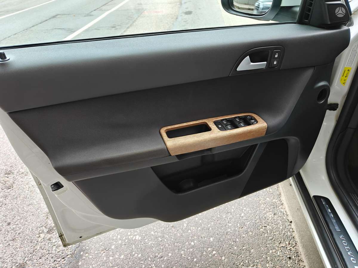 Volvo V50 2007 — photo 16