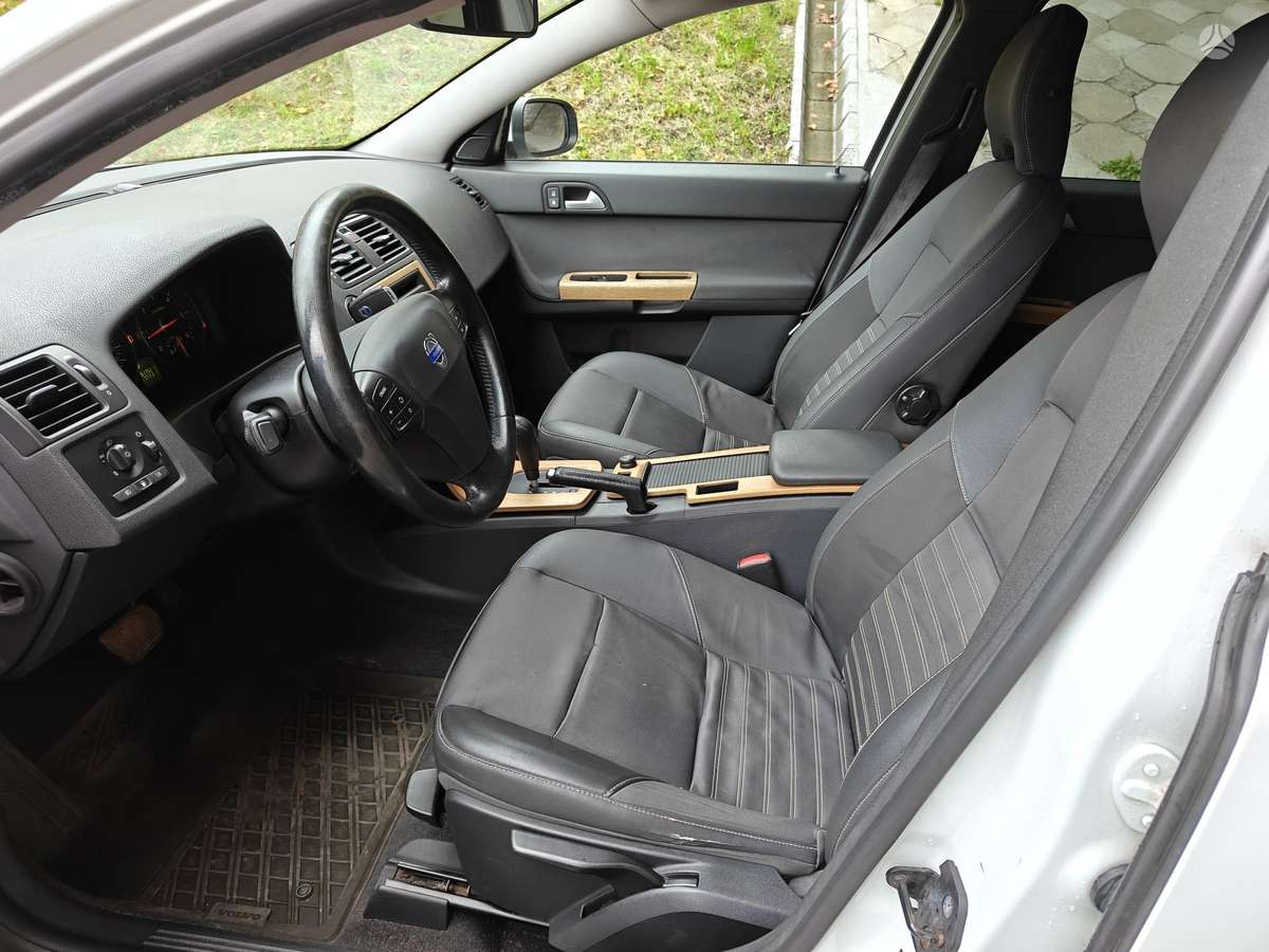 Volvo V50 2007 — photo 17