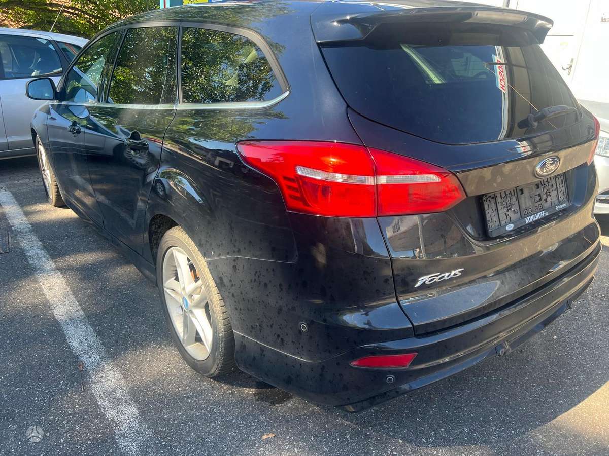 Ford Focus 2015 — салон