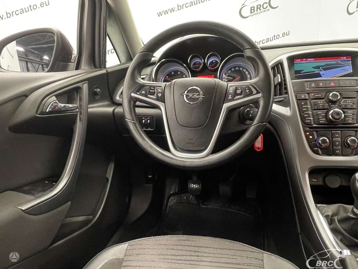 Opel Astra 2015 — photo 14