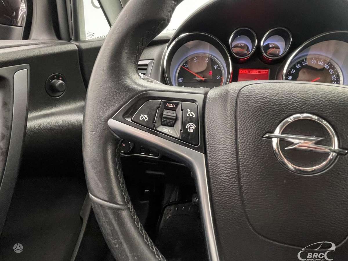 Opel Astra 2015 — photo 30