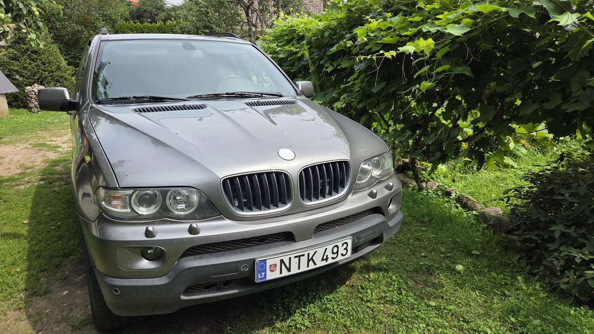 BMW X5 2004 — авто для ЗСУ з Європи