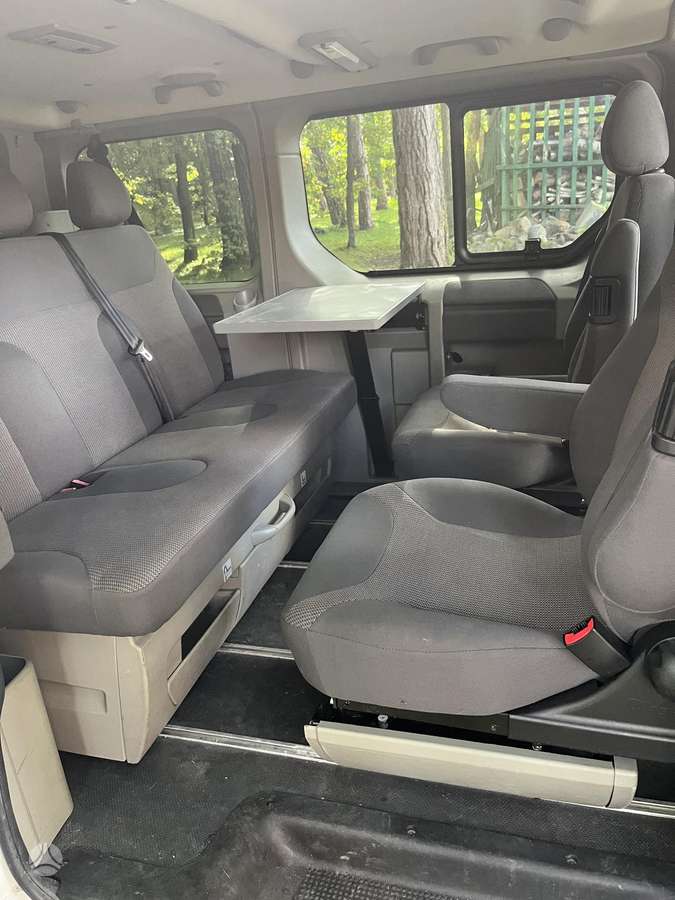 Opel Vivaro 2011 — photo 9