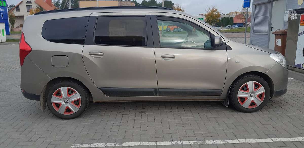 Dacia Lodgy, 2012