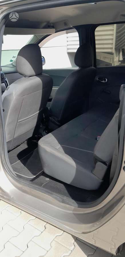 Dacia Lodgy 2012 — photo 11