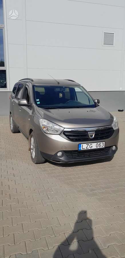 Dacia Lodgy 2012 — rear view