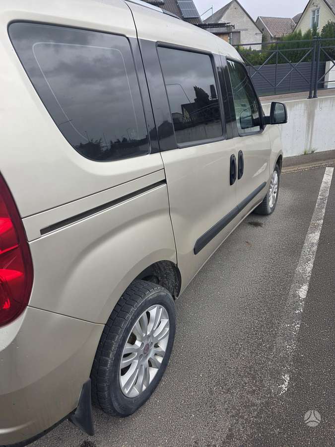 Fiat Doblo 2010 — interior