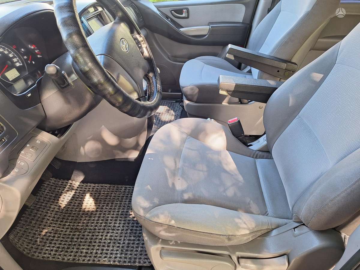 Hyundai H1 2009 — photo 9