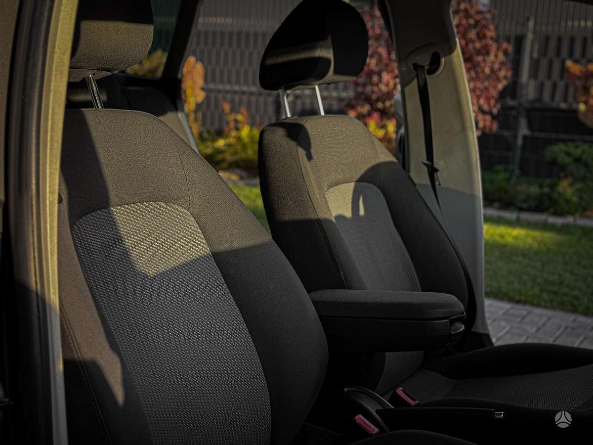 Seat Ibiza 2011 — photo 12