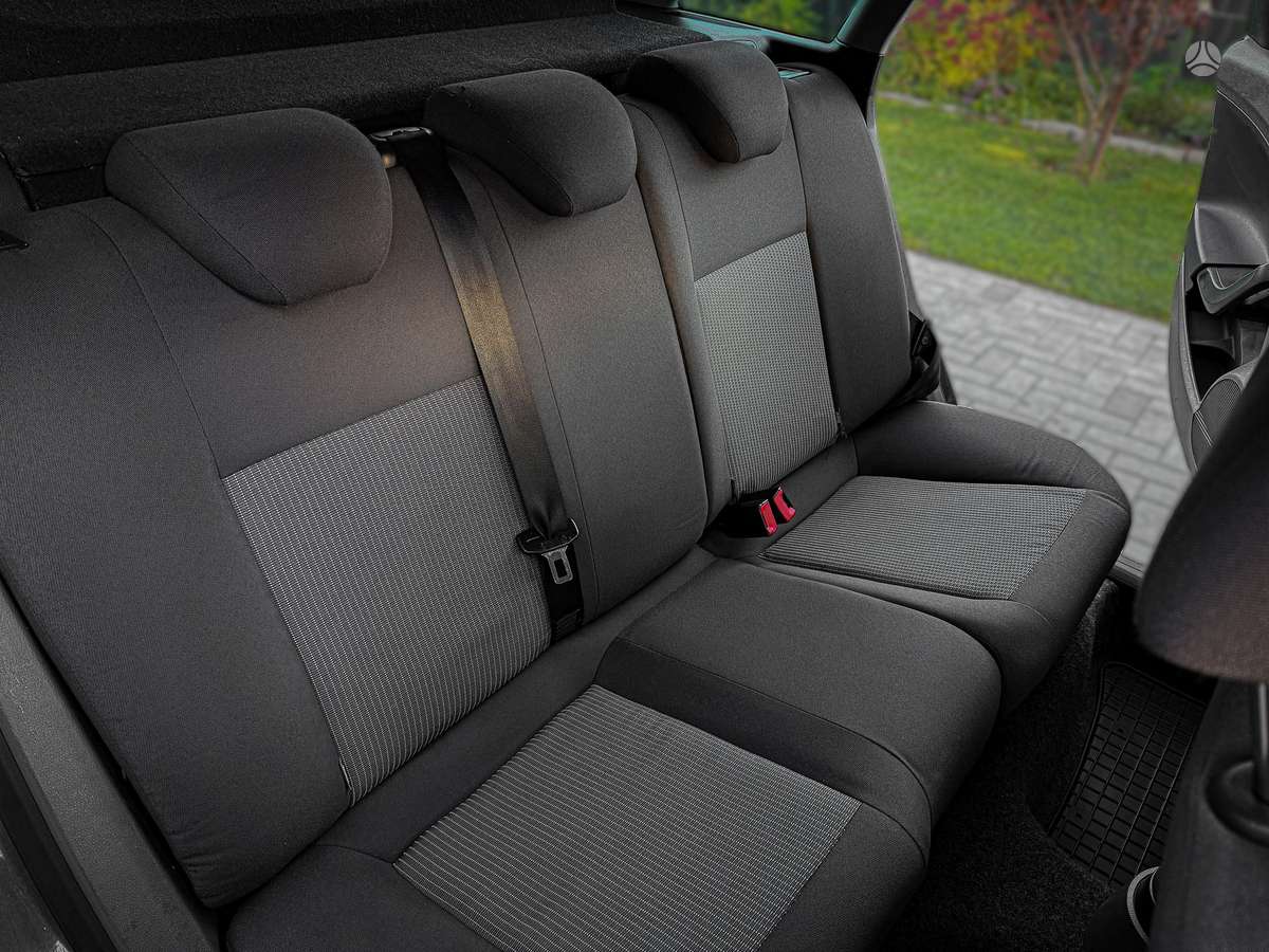 Seat Ibiza 2011 — photo 13