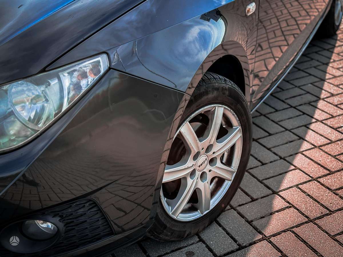Seat Ibiza 2011 — photo 8