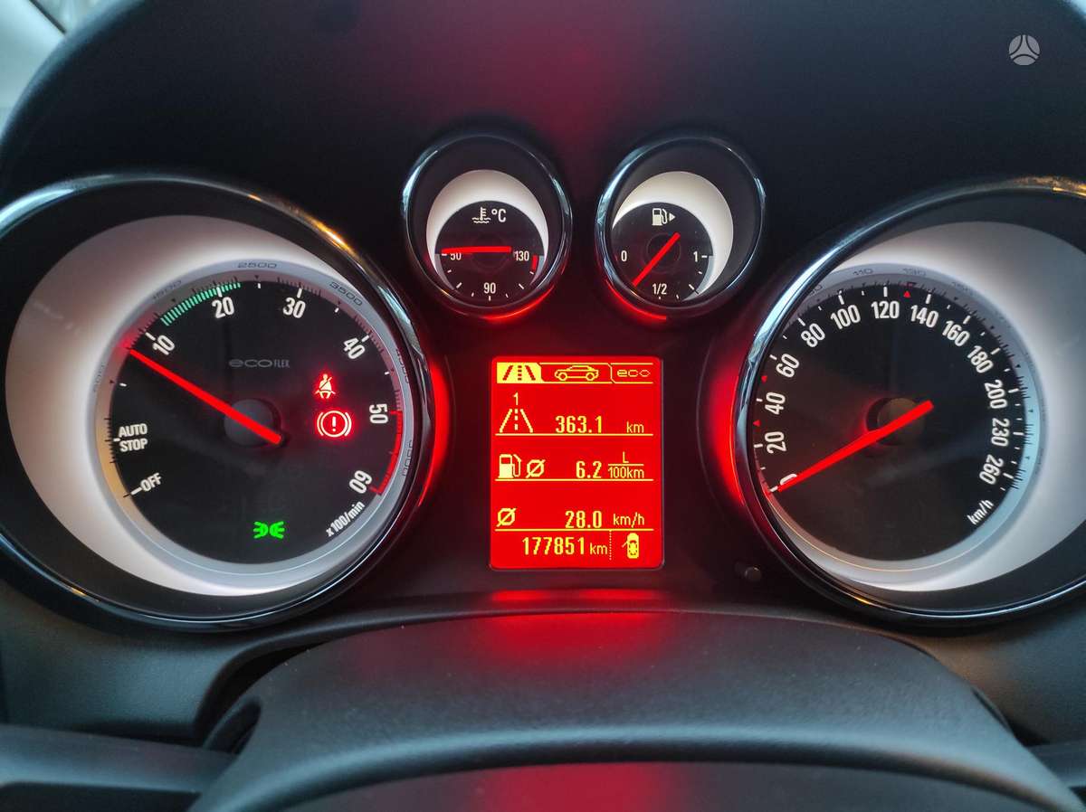 Opel Astra 2013 — photo 14