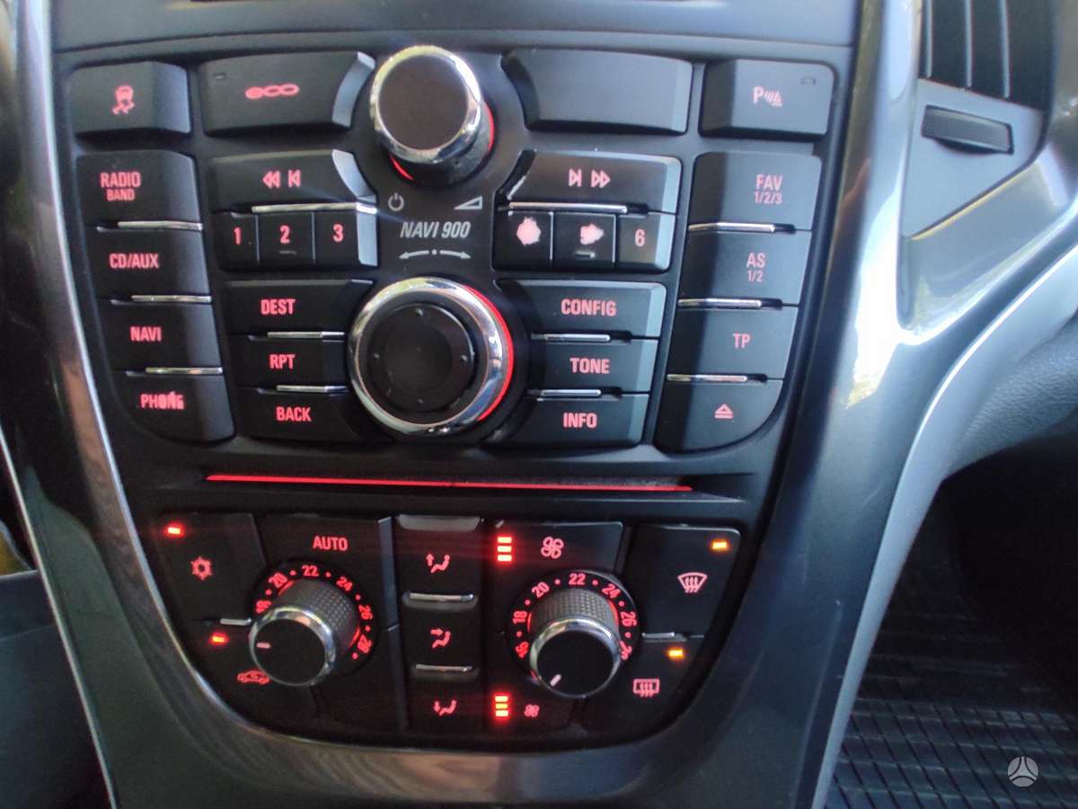 Opel Astra 2013 — photo 15