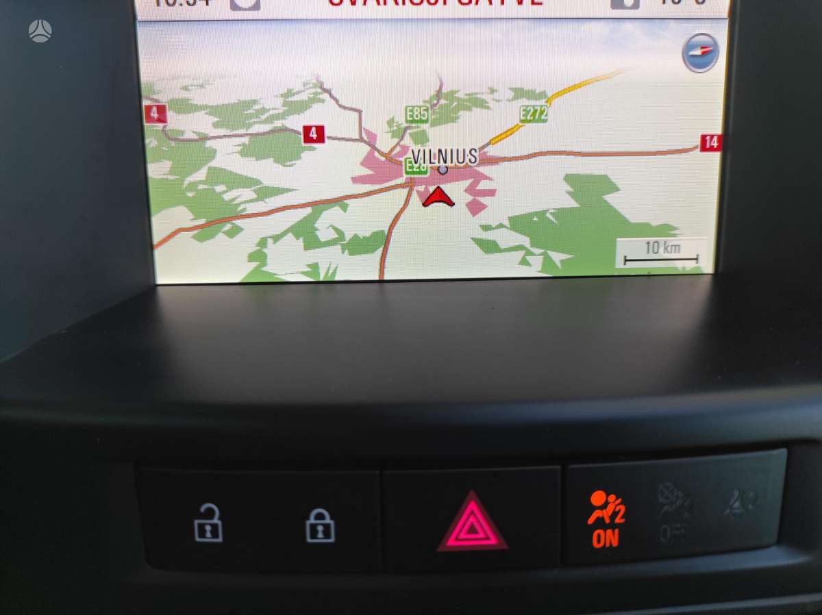 Opel Astra 2013 — photo 16