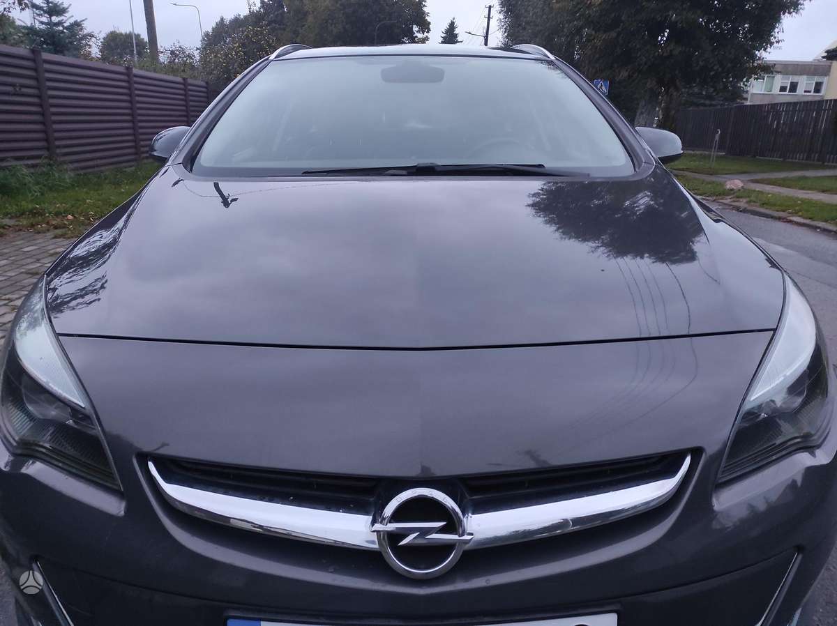 Opel Astra 2013 — engine 1700 cm³, 110 HP (81kW)