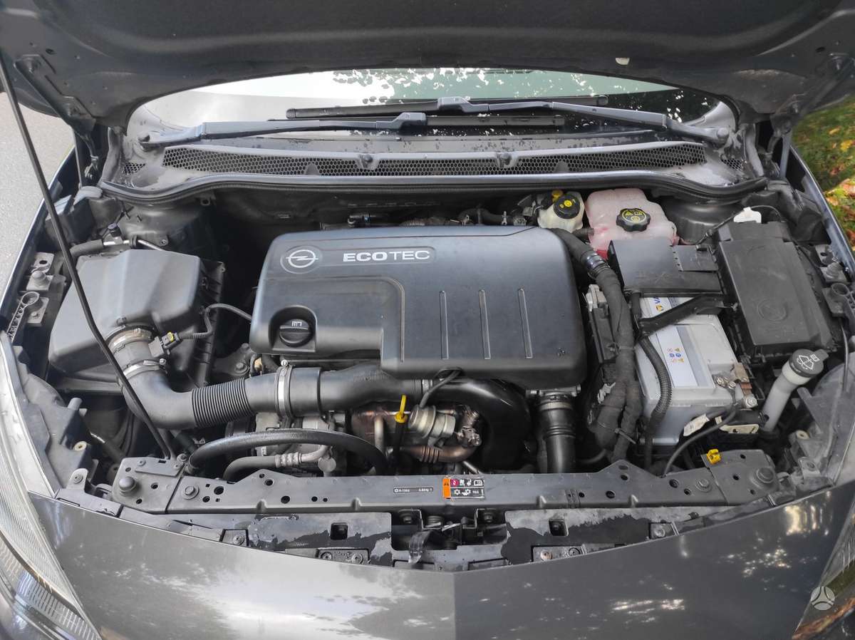 Opel Astra 2013 — photo 7