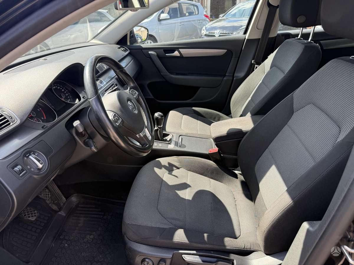 Volkswagen Passat 2014 — photo 16