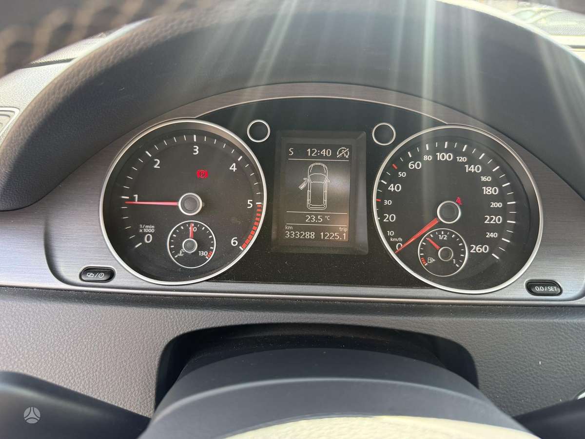 Volkswagen Passat 2014 — photo 22