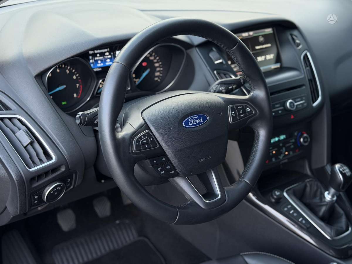 Ford Focus 2015 — фото 20