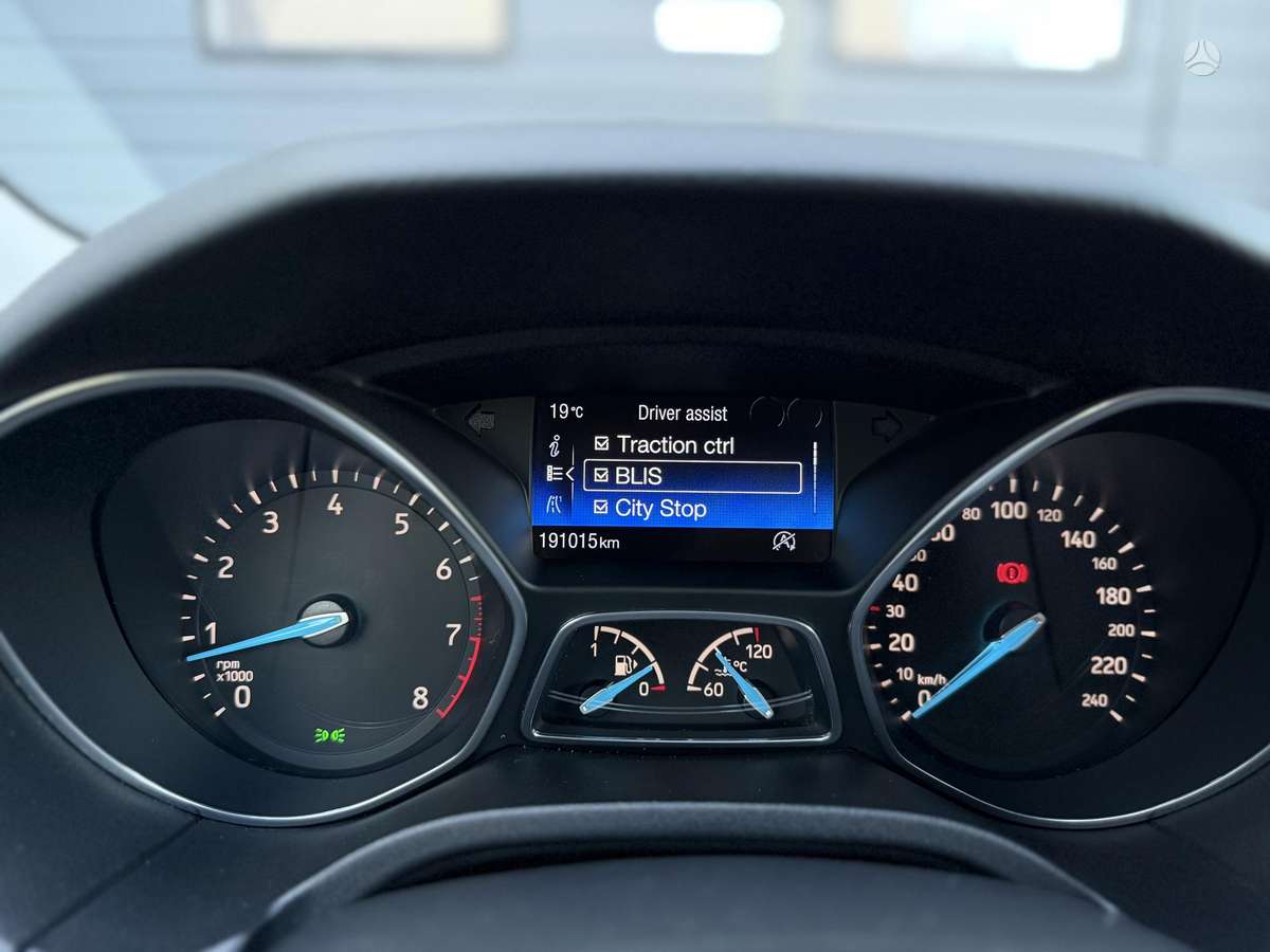 Ford Focus 2015 — фото 26