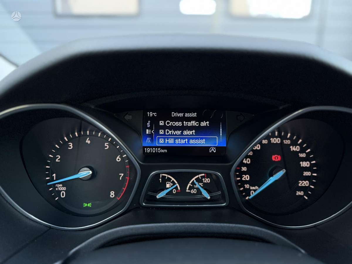 Ford Focus 2015 — фото 27