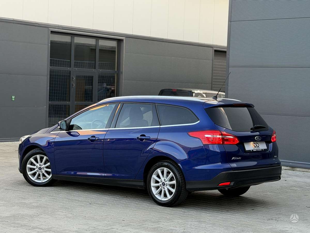 Ford Focus 2015 — салон