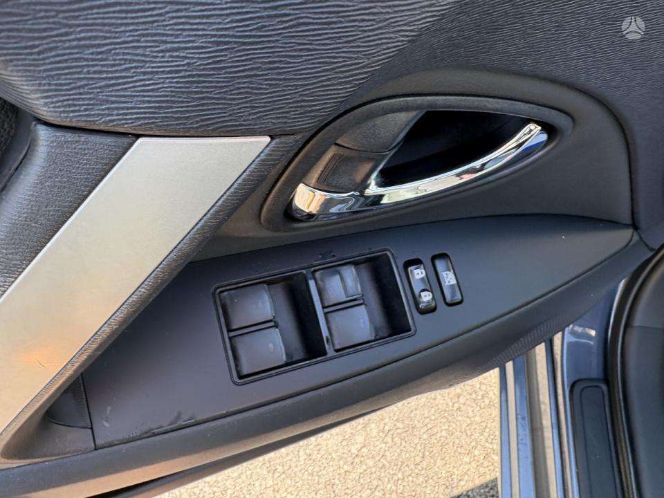 Toyota Avensis 2015 — фото 13