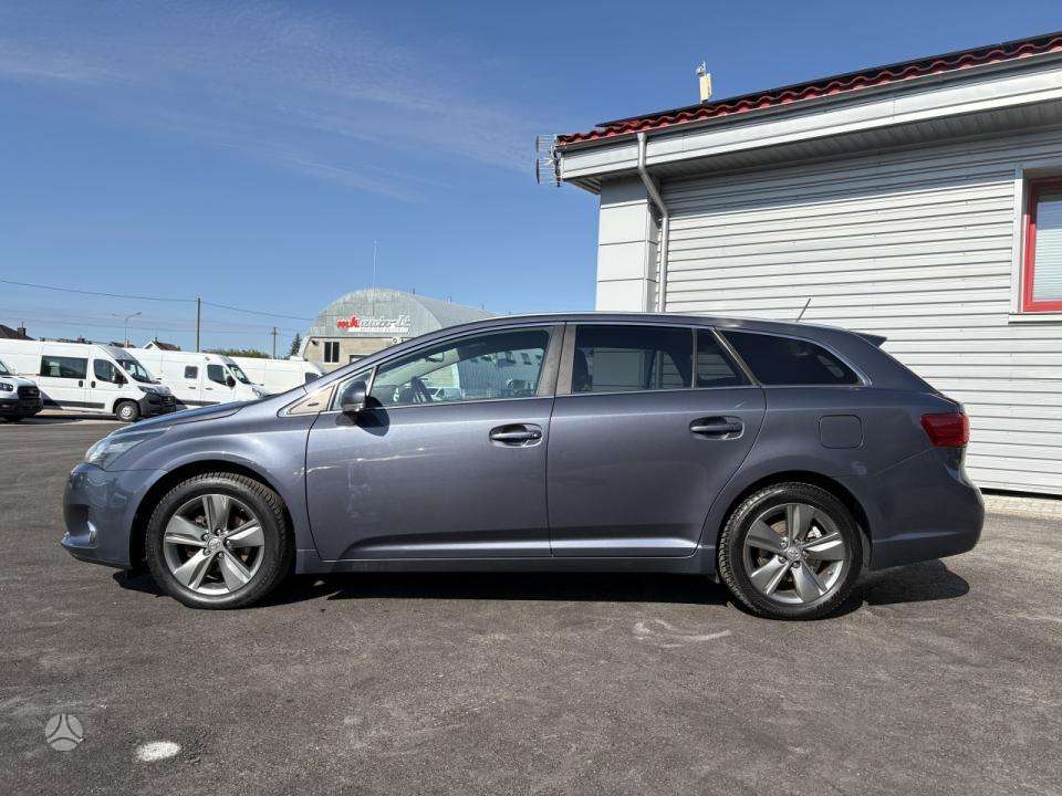 Toyota Avensis 2015 — фото 7