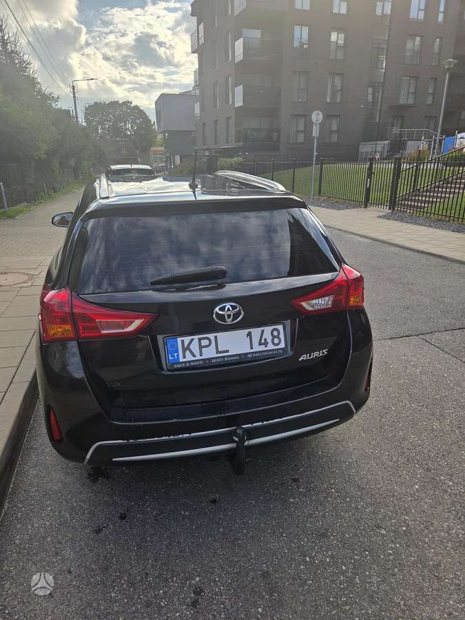 Toyota Auris 2014 — interior