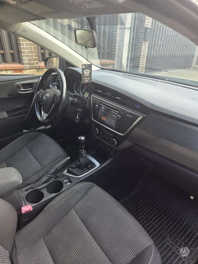 Toyota Auris 2014 — photo 6
