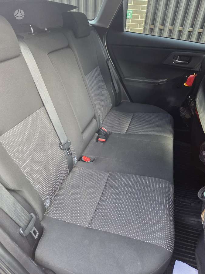 Toyota Auris 2014 — photo 7