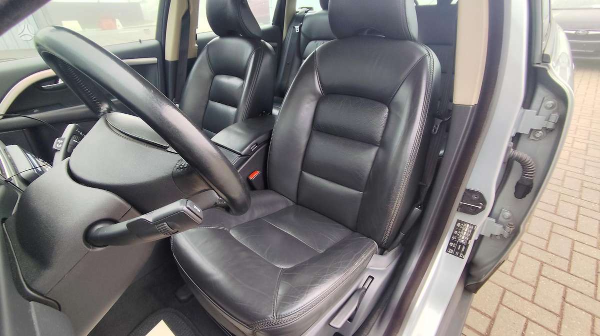 Volvo XC70 2008 — photo 16