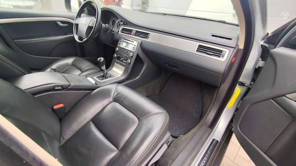Volvo XC70 2008 — photo 17