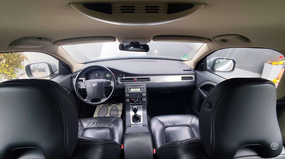 Volvo XC70 2008 — rear view