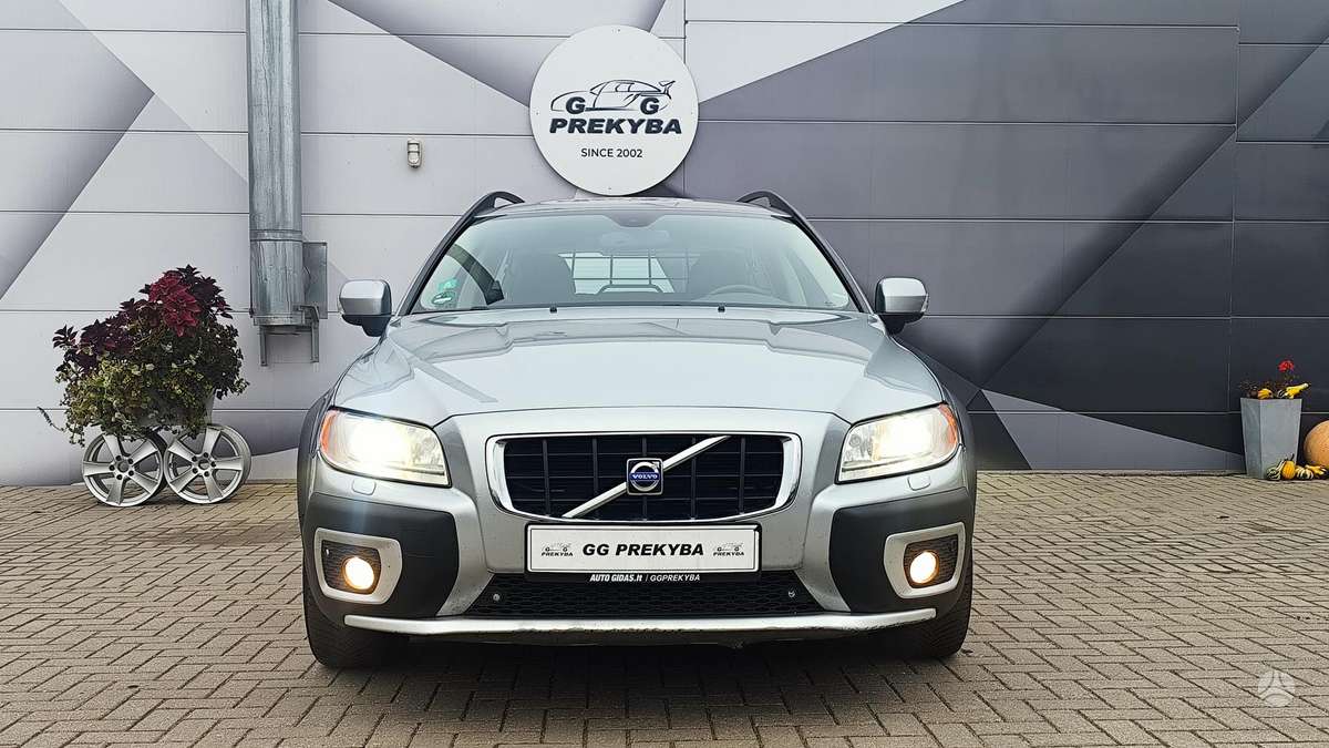 Volvo XC70 2008 — interior
