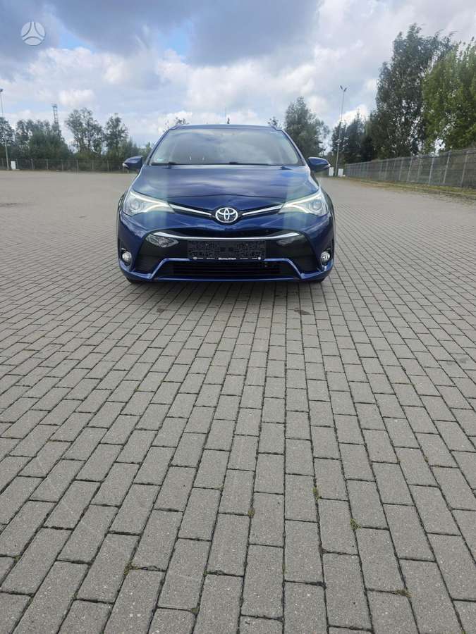 Toyota Avensis 2015 — photo 10