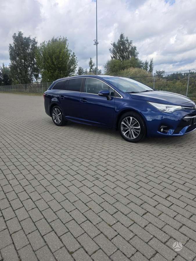 Toyota Avensis 2015 — photo 11