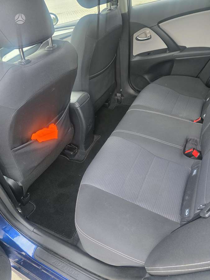 Toyota Avensis 2015 — photo 16