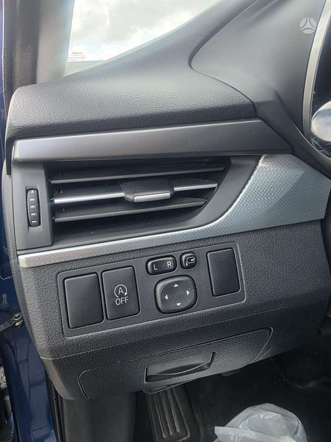 Toyota Avensis 2015 — photo 18