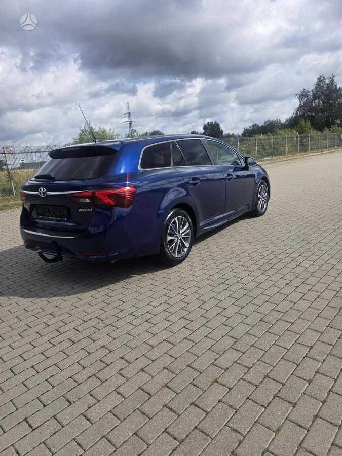 Toyota Avensis 2015 — photo 8