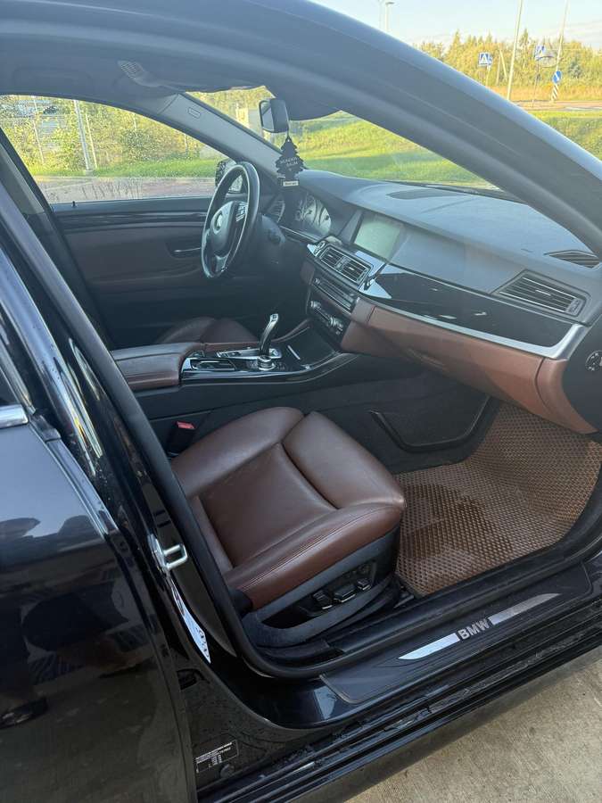 BMW 525 2011 — photo 14